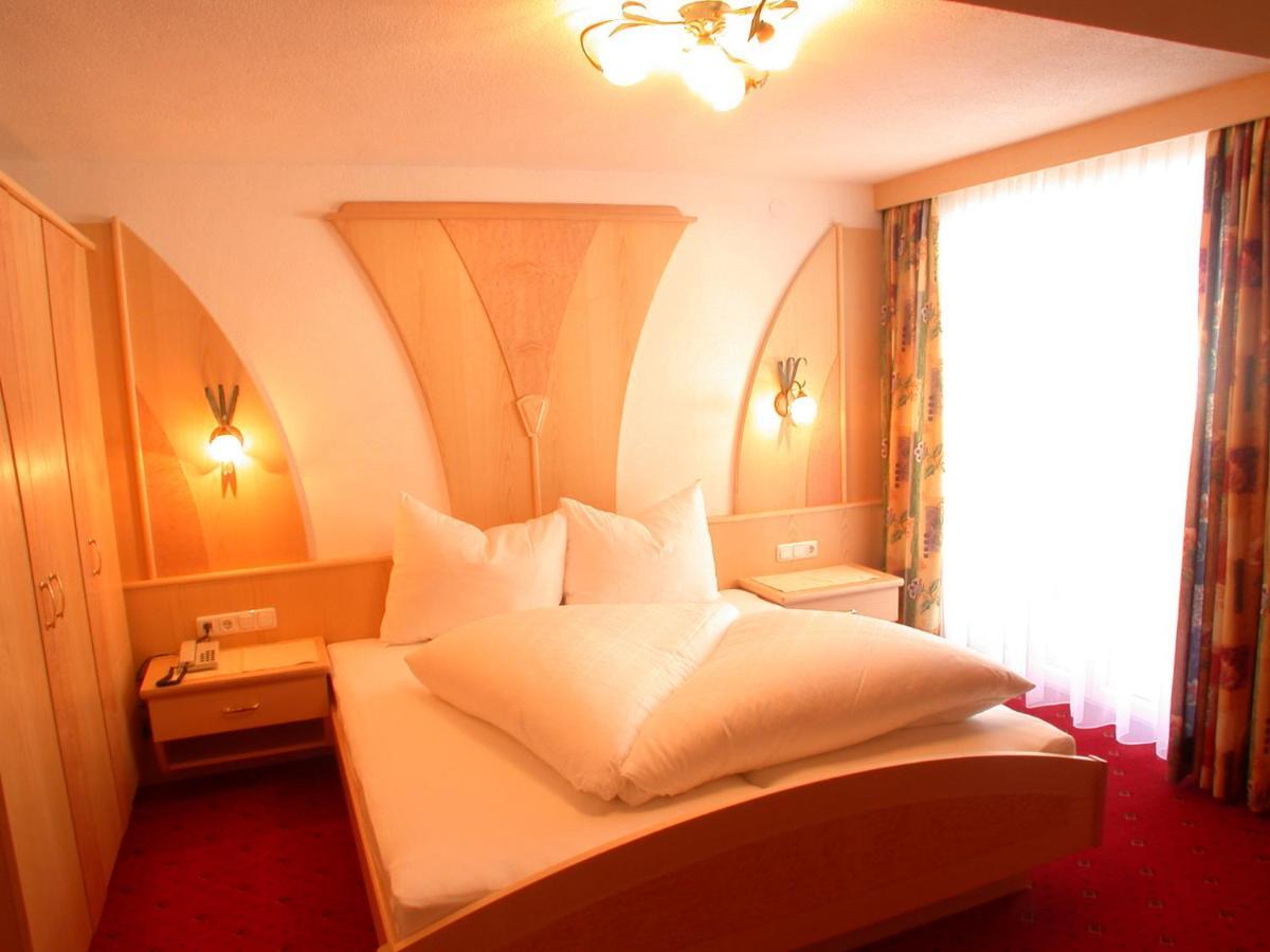 Hotel Garni Pradella Ischgl Szoba fotó